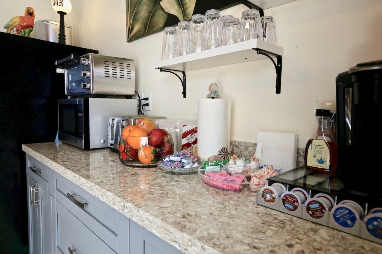 Fantasy Island Inn, Caters To Men Wilton Manors エクステリア 写真