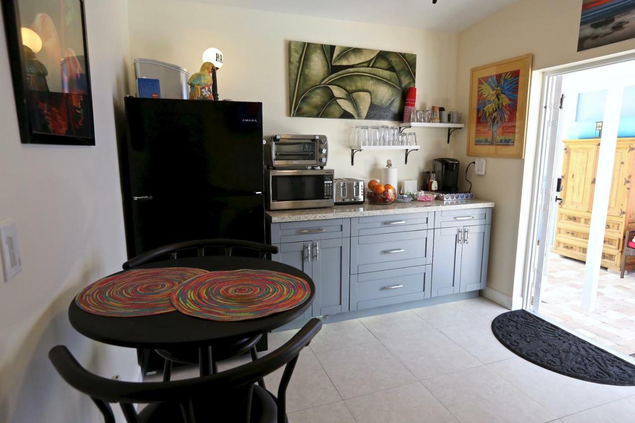 Fantasy Island Inn, Caters To Men Wilton Manors エクステリア 写真