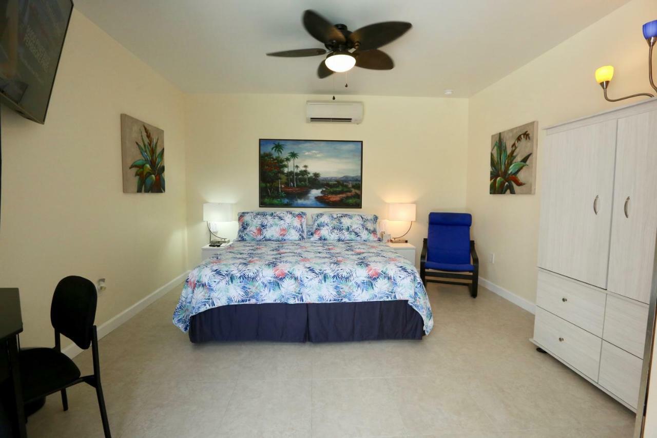 Fantasy Island Inn, Caters To Men Wilton Manors エクステリア 写真